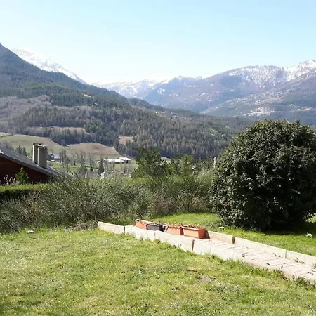 Chardon Bleu Cuisine Coin A Manger Sanitaires Salle D'eau Apartment Barcelonnette