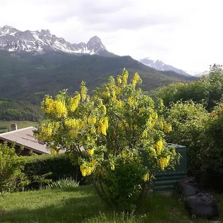 Chardon Bleu Cuisine Coin A Manger Sanitaires Salle D'eau Barcelonnette