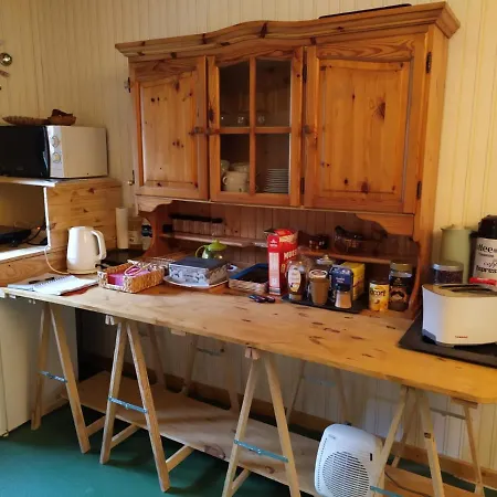 Chardon Bleu Cuisine Coin A Manger Sanitaires Salle D'eau Barcelonnette
